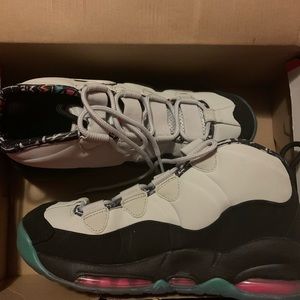 Nike Air Max Uptempo Sneakers size 8